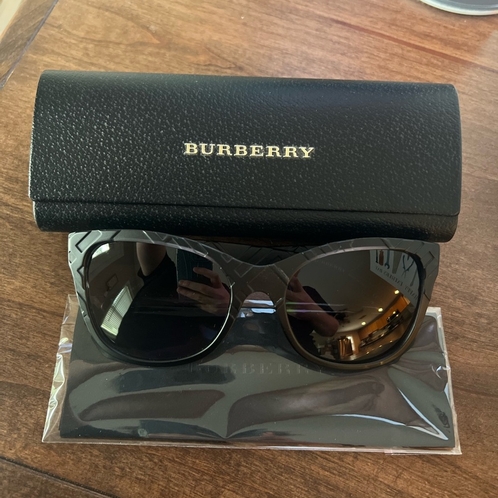 Burberry Black Sunglasses with Embossed Case NWOT